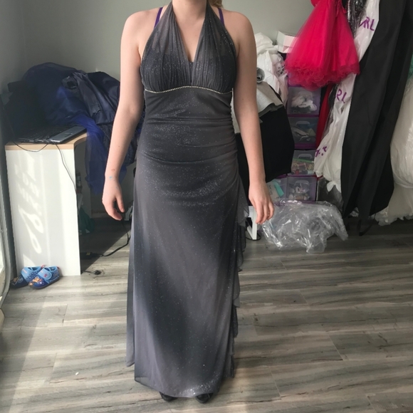 Formal Dress - Picture 3 of 6